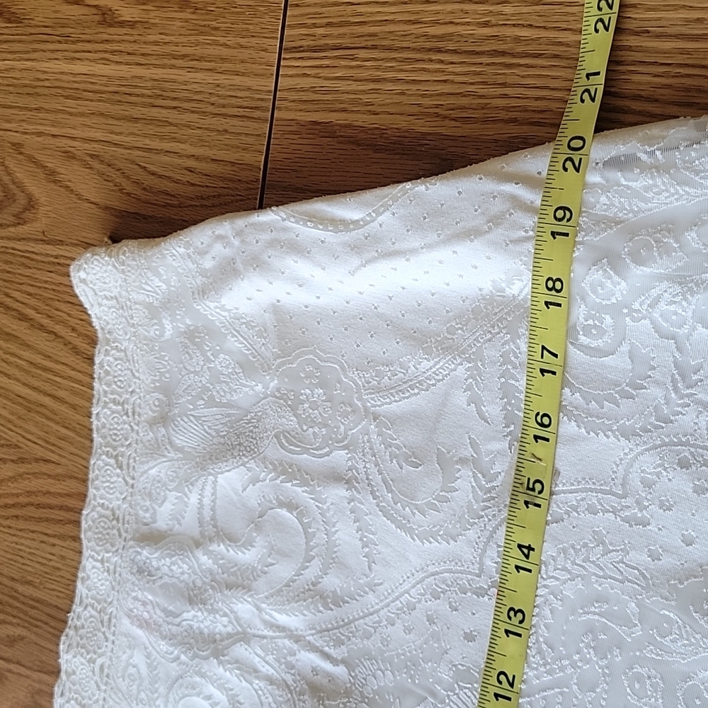 Elegant White Lace Maxi Skirt - Picture 13 of 16